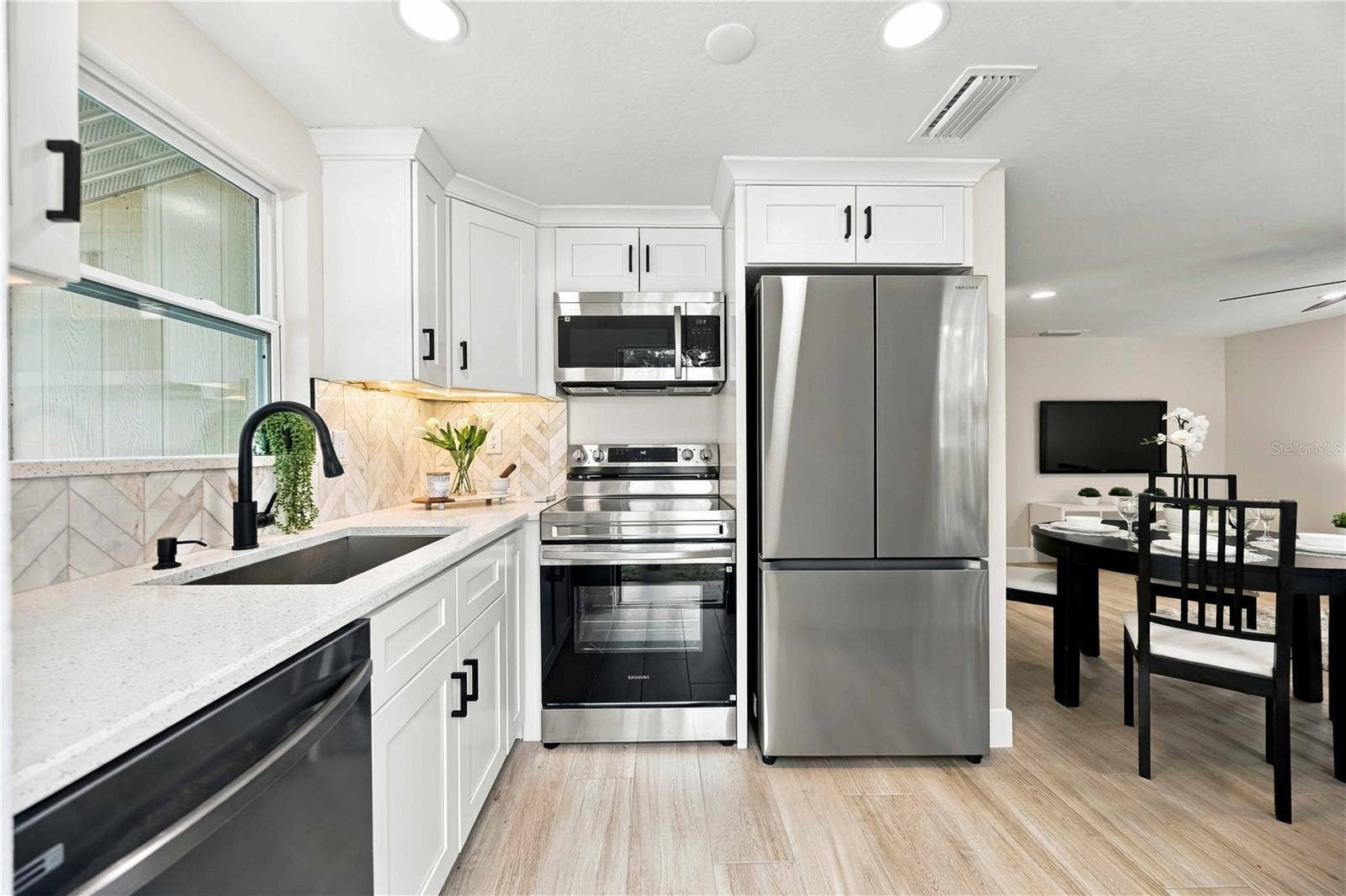 1802 ROBINHOOD STREET, Sarasota, FL 34231 1802 ROBINHOOD STREET, Sarasota, FL 34231