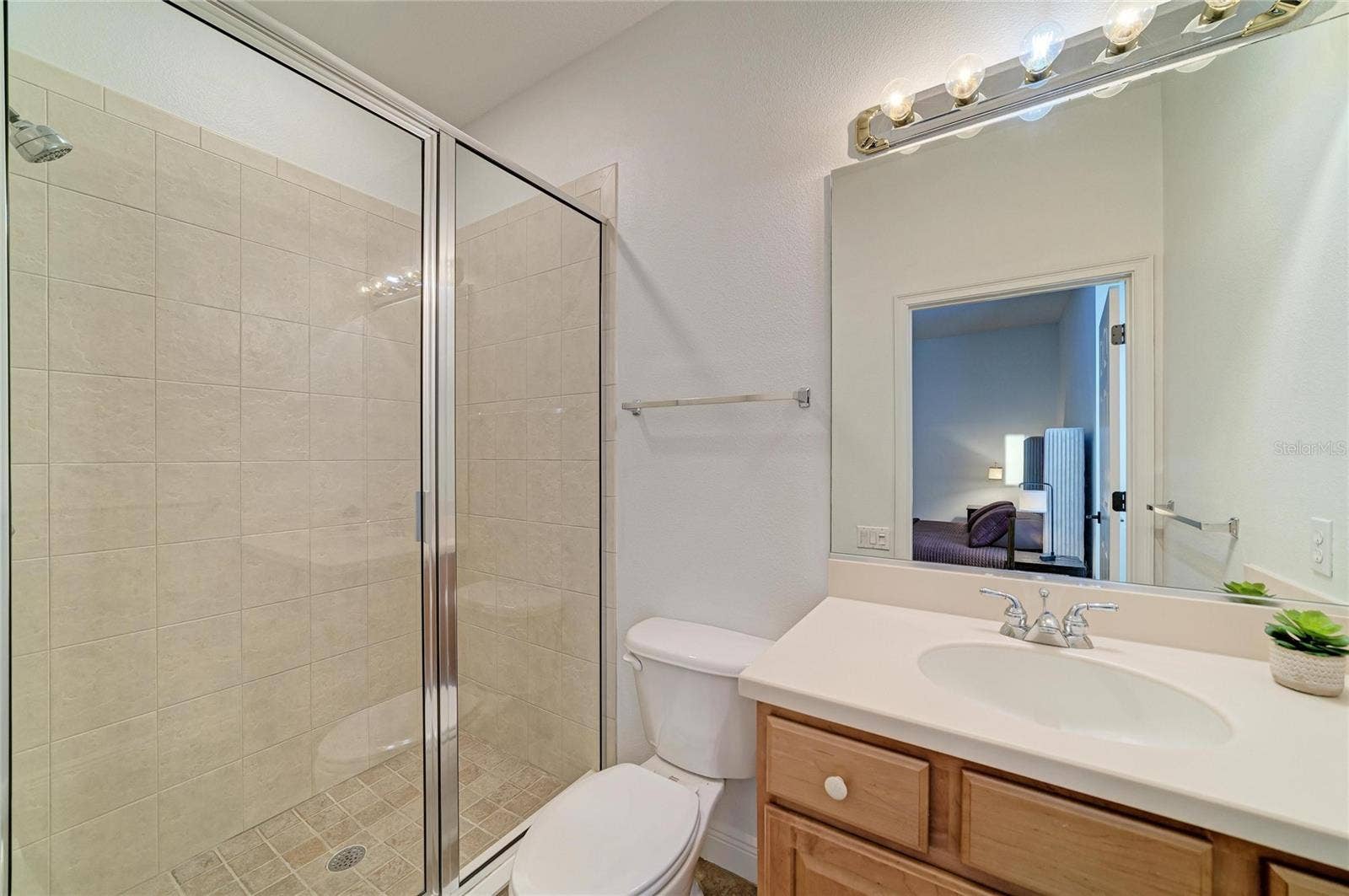6556 MOORINGS POINT CIRCLE, #202, Lakewood Ranch, FL 34202 In-Law Suite Bath