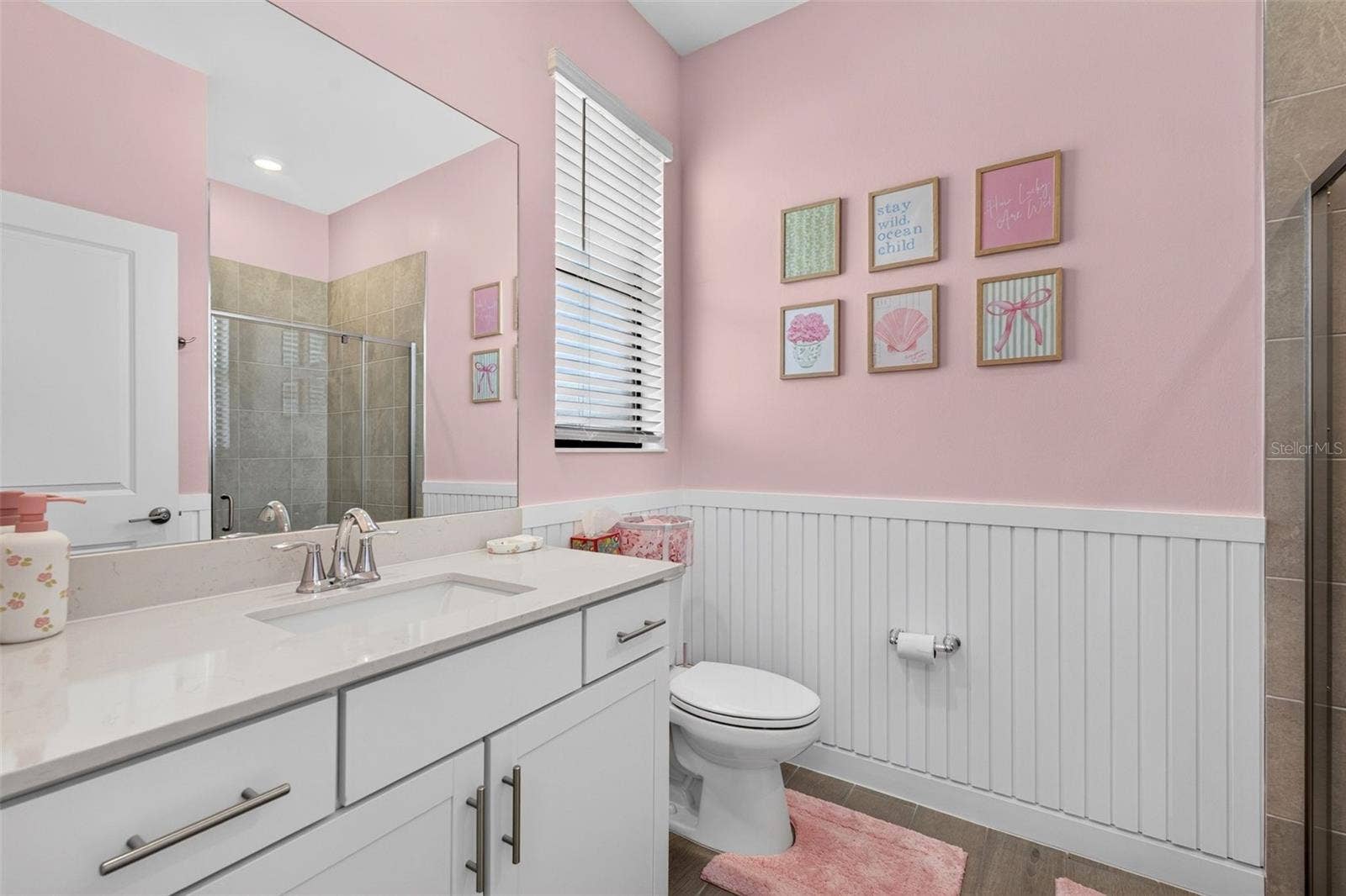 15104 OXFORD GREY DRIVE, Bradenton, FL 34211 Ensuite Bath w/ walk-in shower