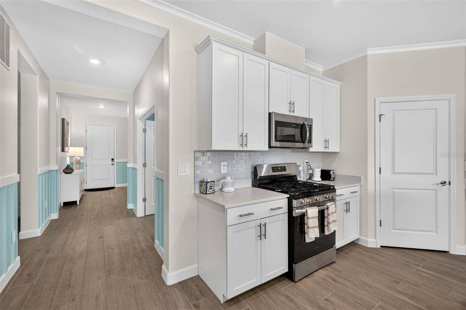 15104 OXFORD GREY DRIVE, Bradenton, FL 34211 Pantry