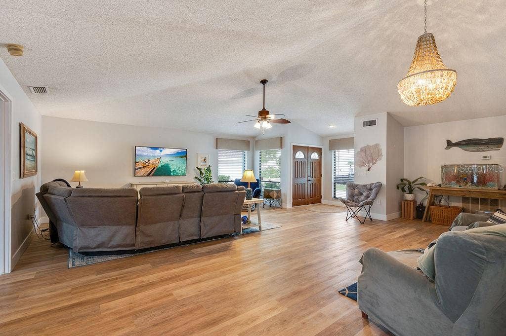 8004 NW 11TH AVENUE, Bradenton, FL 34209 8004 NW 11TH AVENUE, Bradenton, FL 34209