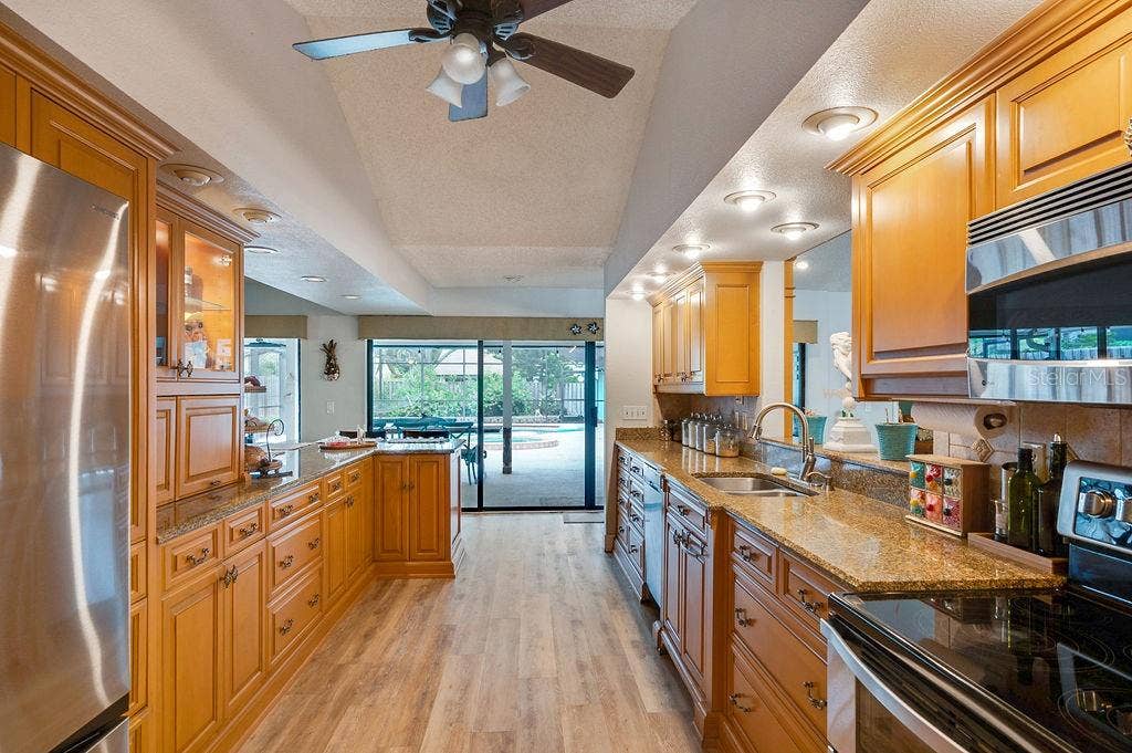8004 NW 11TH AVENUE, Bradenton, FL 34209 8004 NW 11TH AVENUE, Bradenton, FL 34209