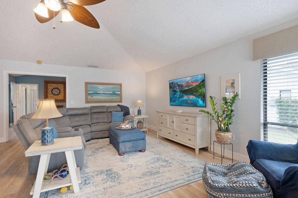 8004 NW 11TH AVENUE, Bradenton, FL 34209 8004 NW 11TH AVENUE, Bradenton, FL 34209