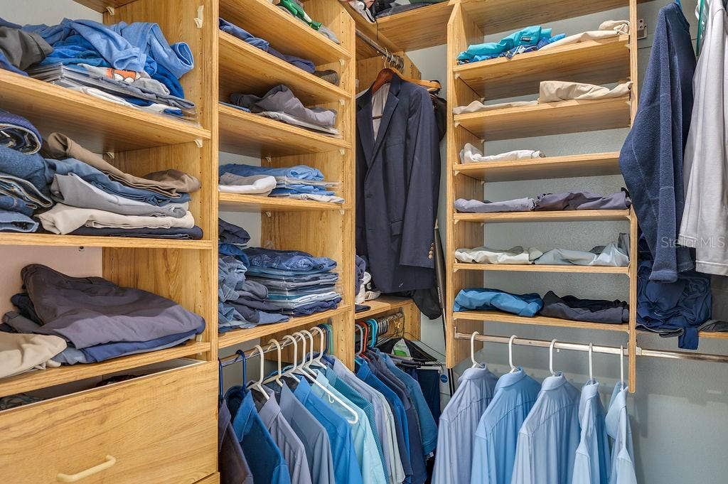 8004 NW 11TH AVENUE, Bradenton, FL 34209 2 walk in closets