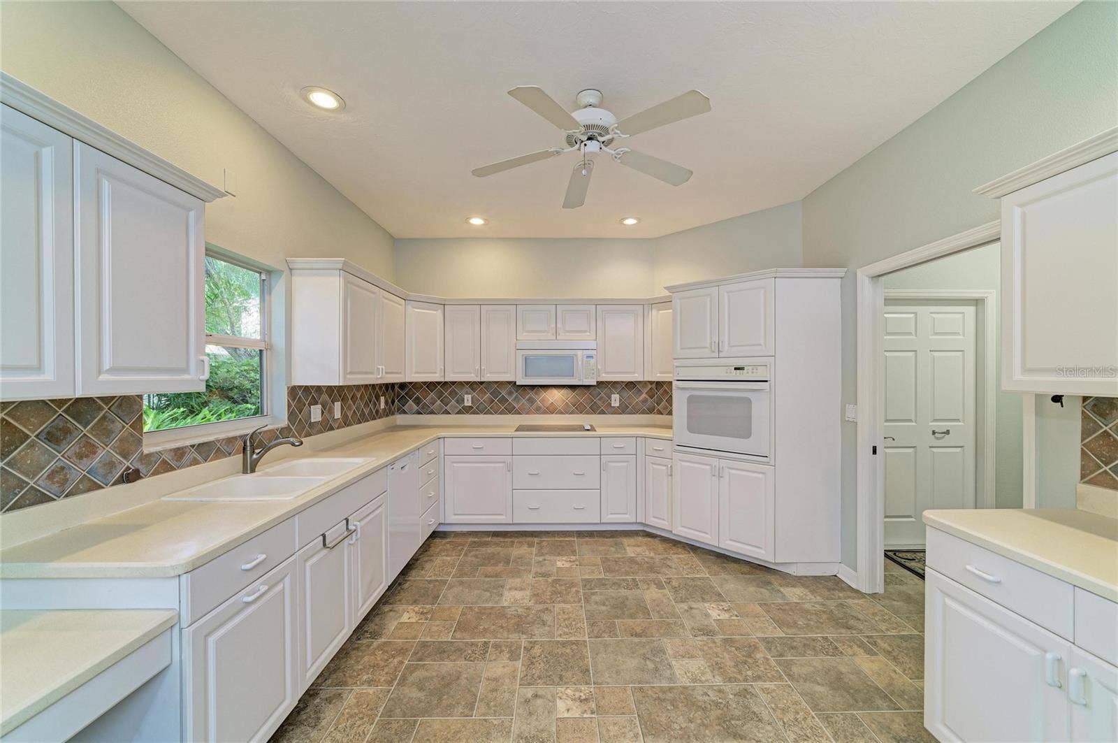 2310 63RD STREET COURT W, Bradenton, FL 34209 KITCHEN