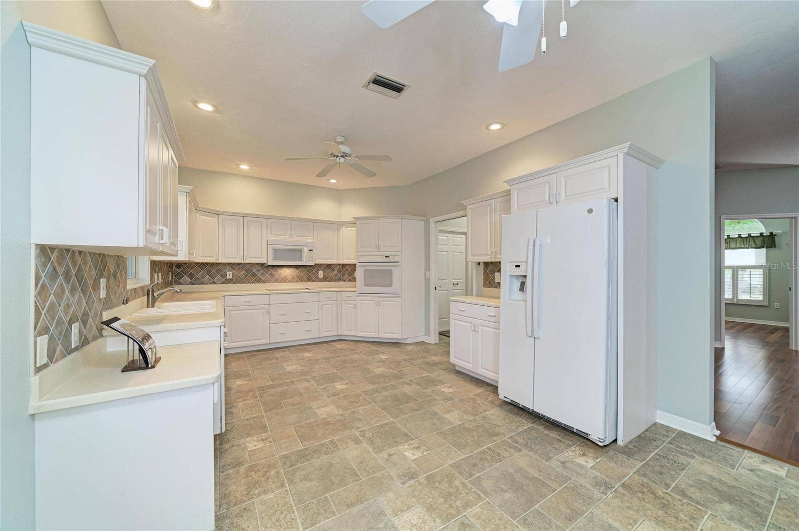 2310 63RD STREET COURT W, Bradenton, FL 34209 KITCHEN