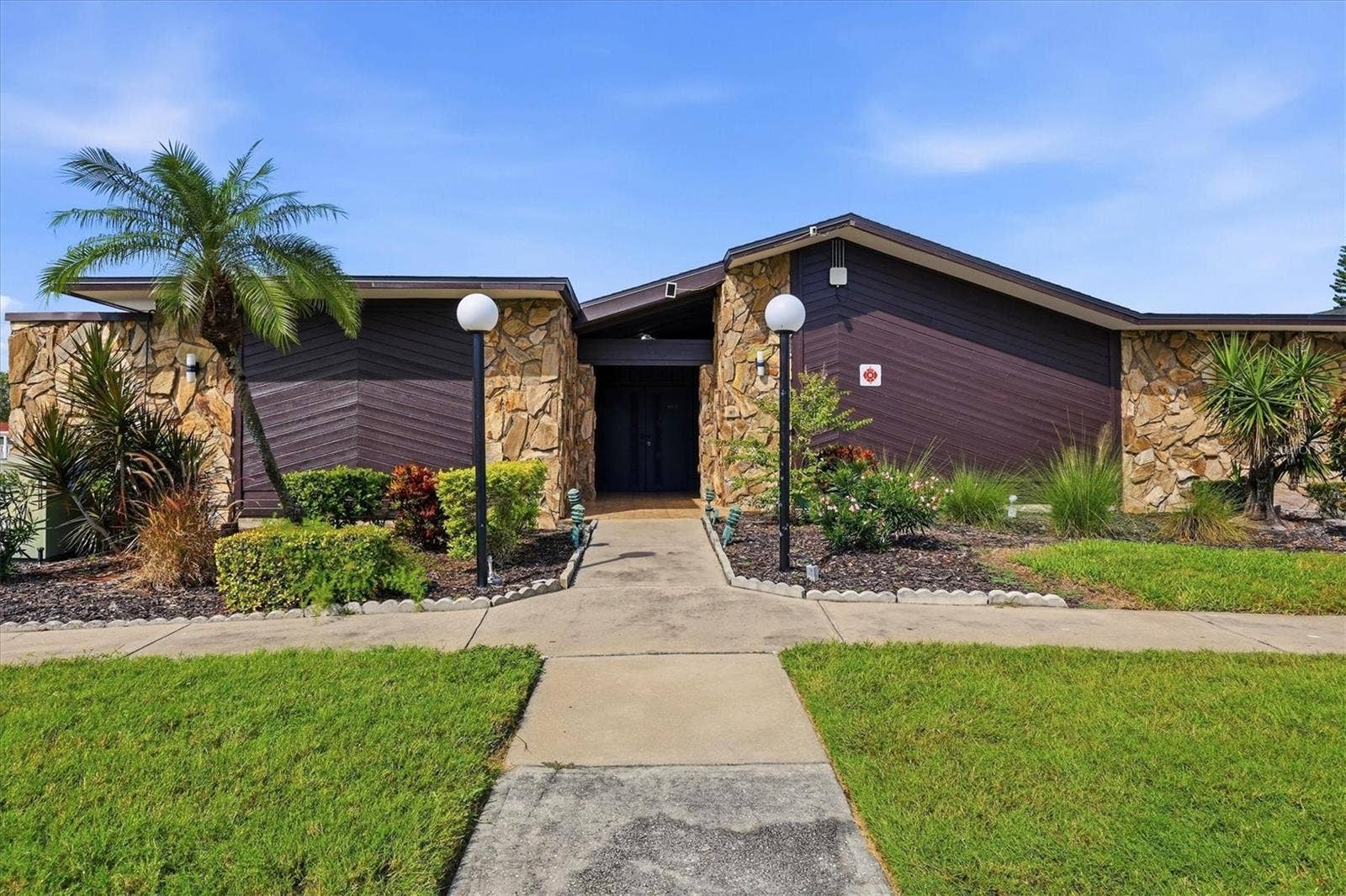 5400 34TH STREET W, #2J, Bradenton, FL 34210