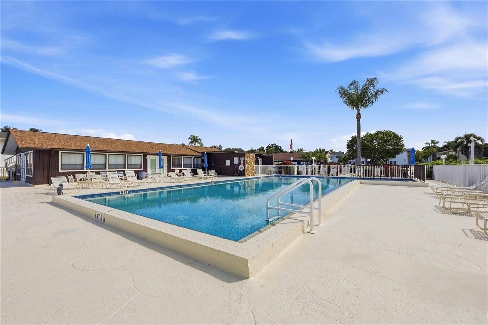 5400 34TH STREET W, #2J, Bradenton, FL 34210