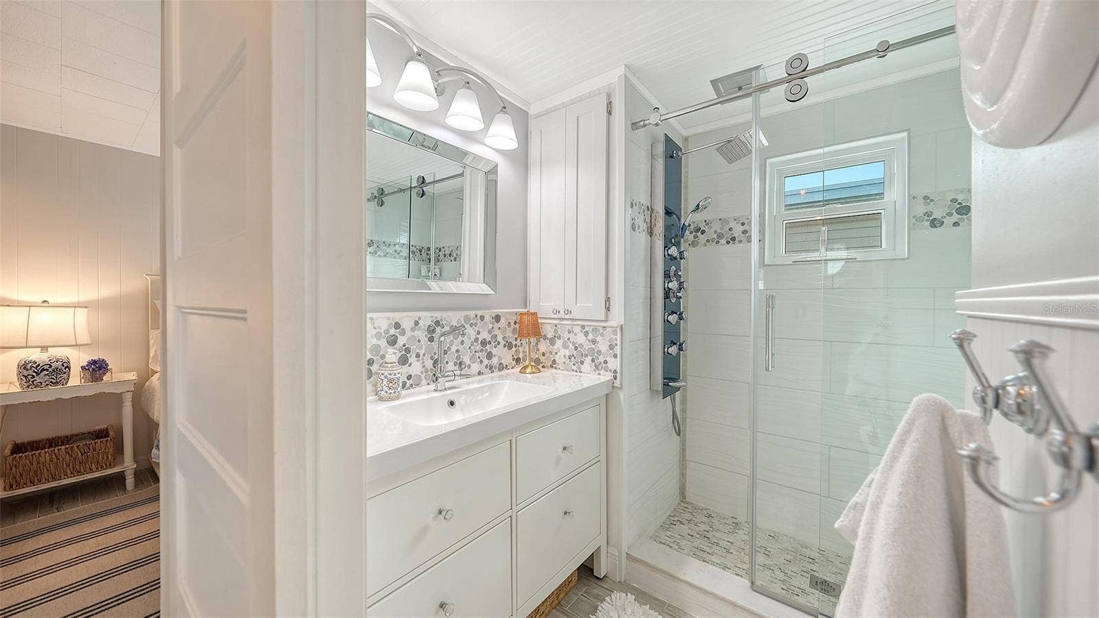 Owner's bathroom