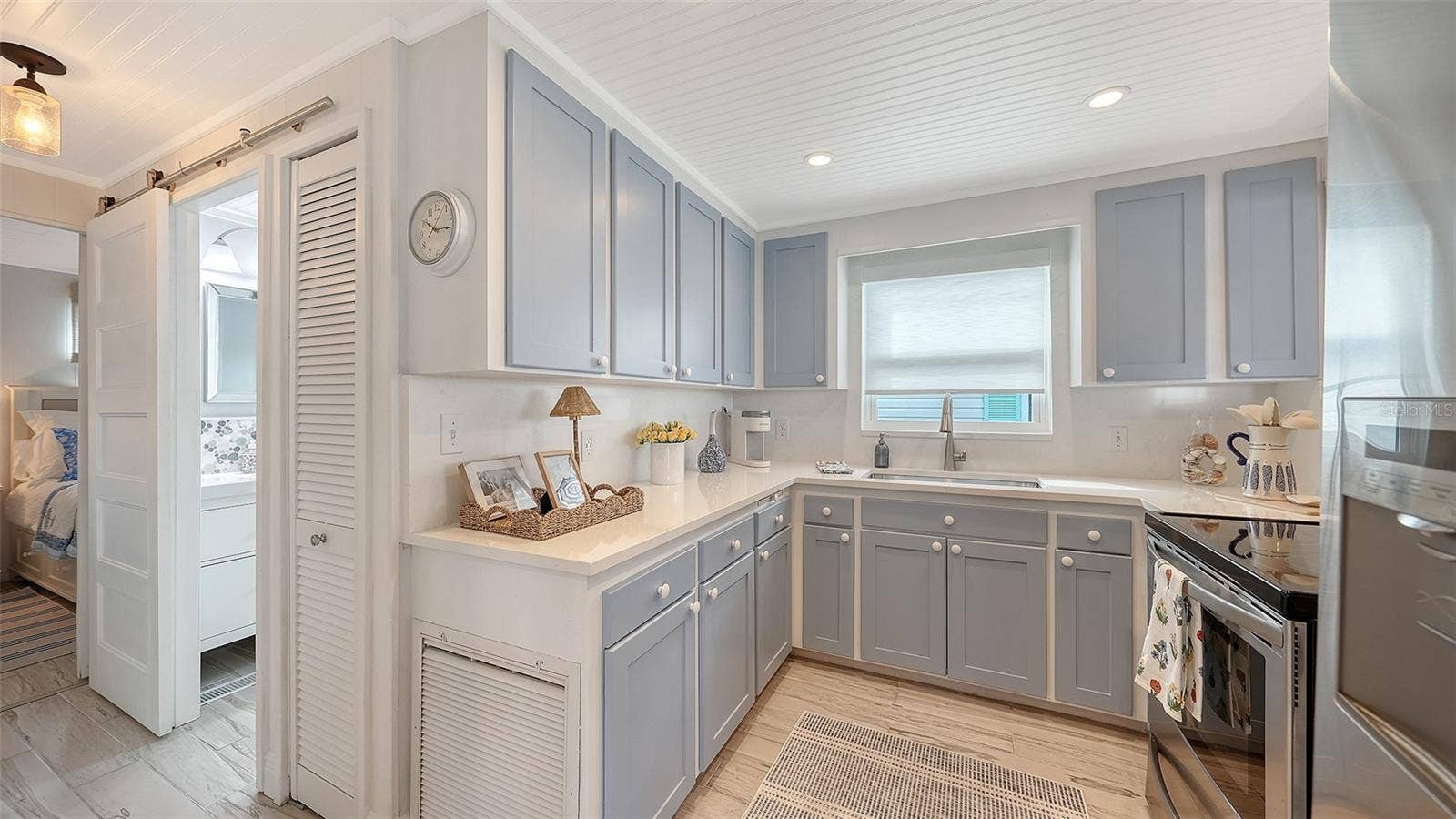 New Roomy kitchen