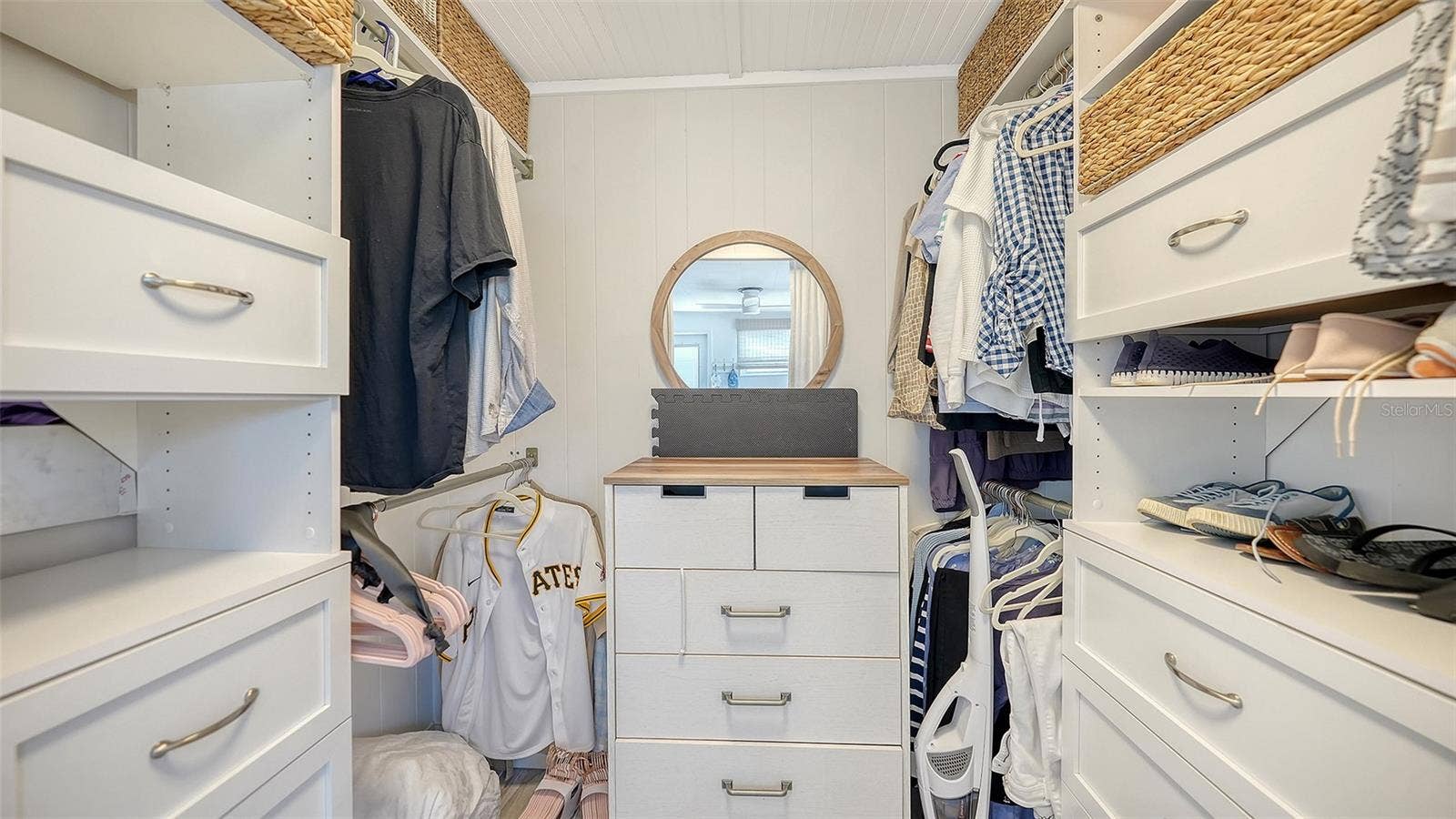 Owner's walkin closet