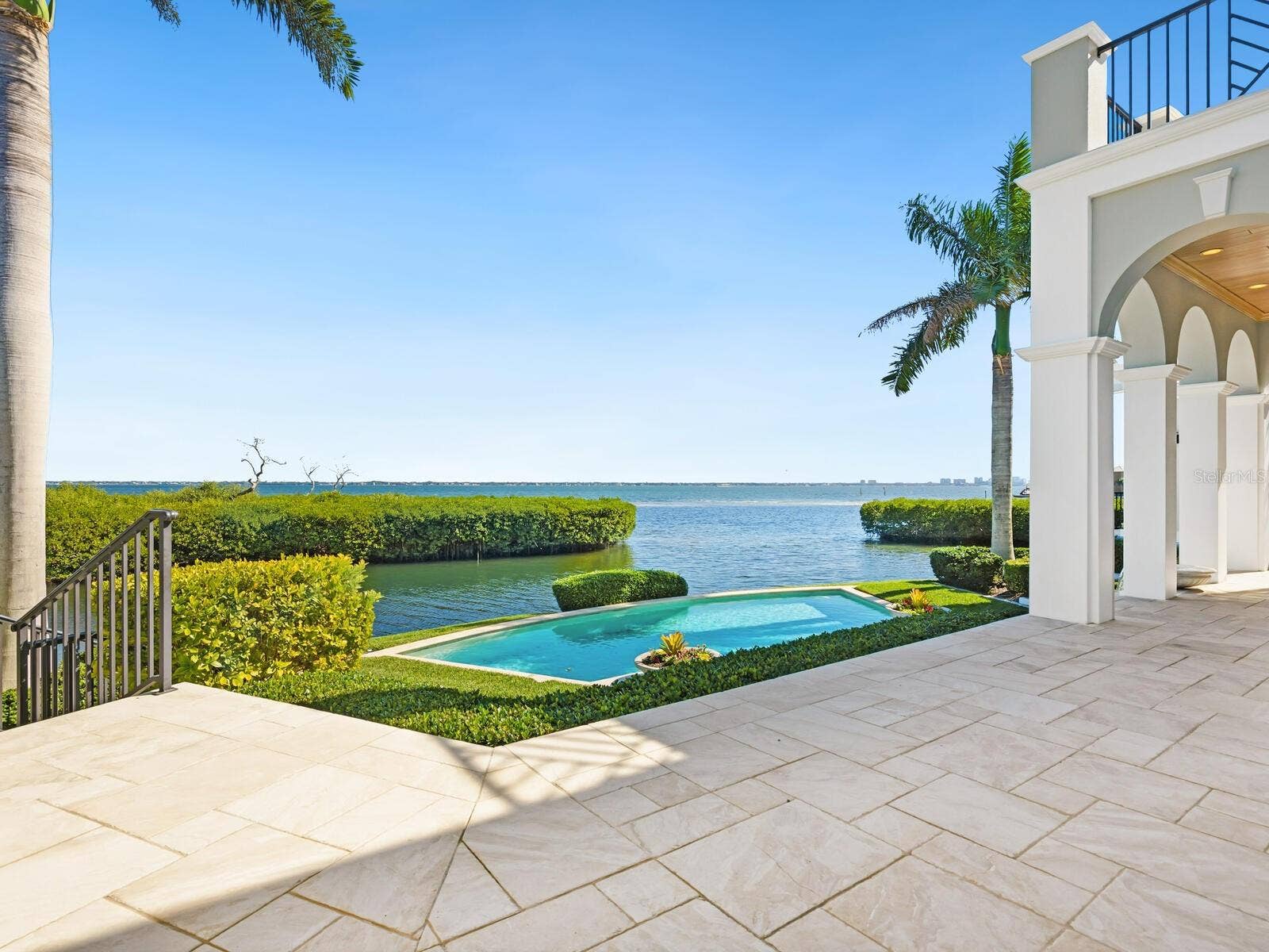 560 HARBOR POINT ROAD, Longboat Key, FL 34228