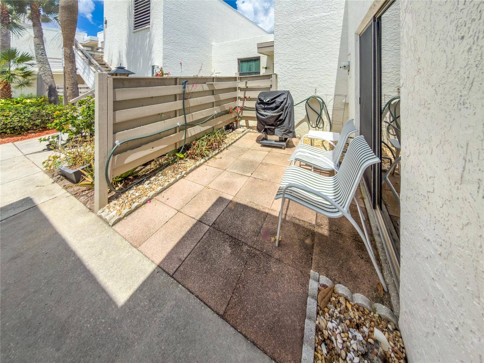 220 LAKEWOOD DRIVE, #220, Bradenton, FL 34210 Private courtyard.