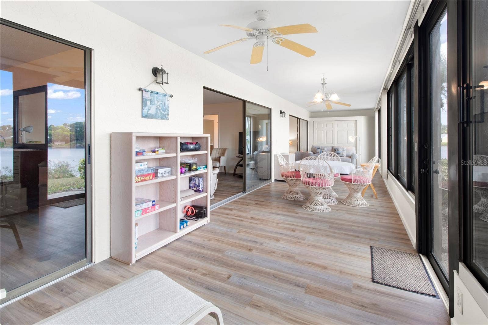 220 LAKEWOOD DRIVE, #220, Bradenton, FL 34210 Lanai.