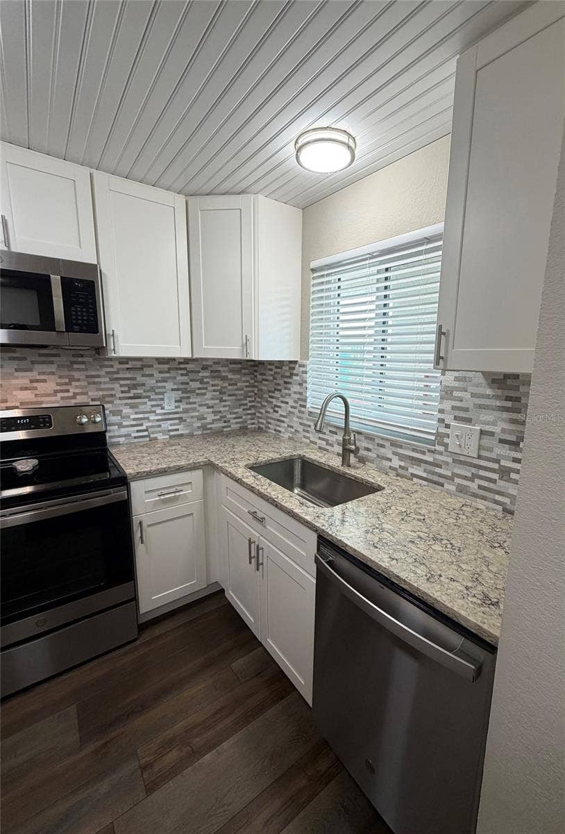 3708 LAKE BAYSHORE DRIVE, #K415, Bradenton, FL 34205 3708 LAKE BAYSHORE DRIVE, #K415, Bradenton, FL 34205