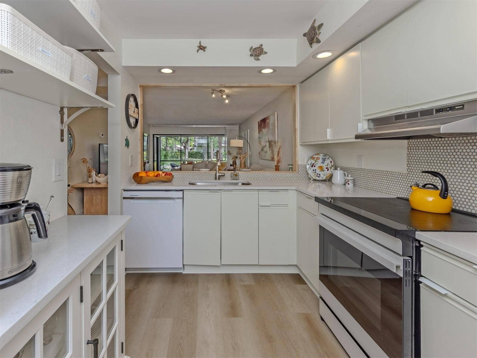 Kitchen/View of living room