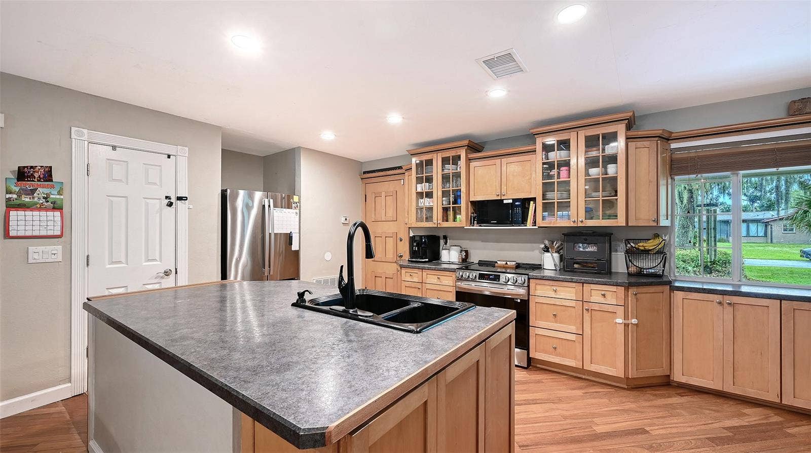 5107 WOODLAWN CIRCLE W, Palmetto, FL 34221 5107 WOODLAWN CIRCLE W, Palmetto, FL 34221