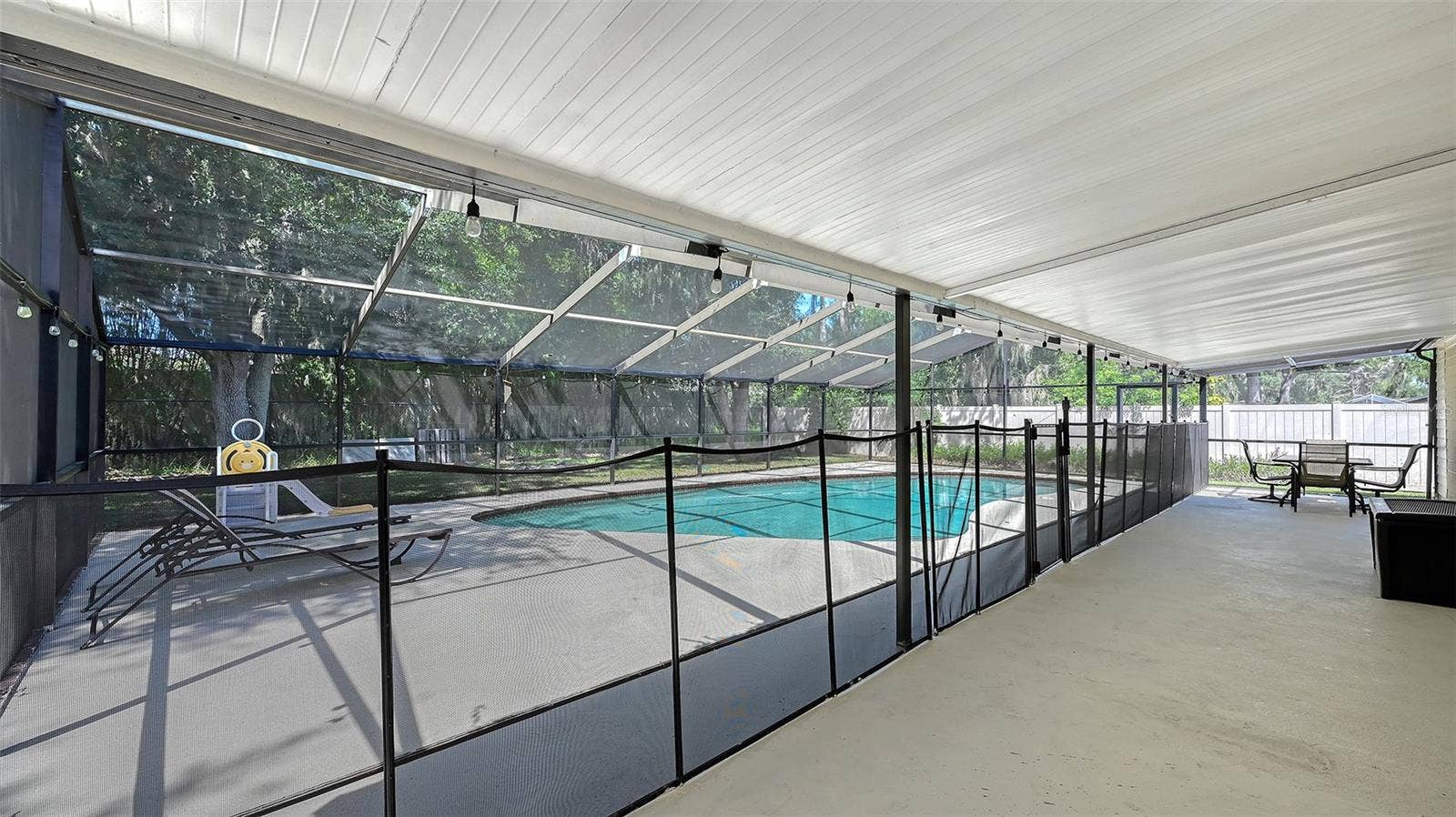 5107 WOODLAWN CIRCLE W, Palmetto, FL 34221 5107 WOODLAWN CIRCLE W, Palmetto, FL 34221