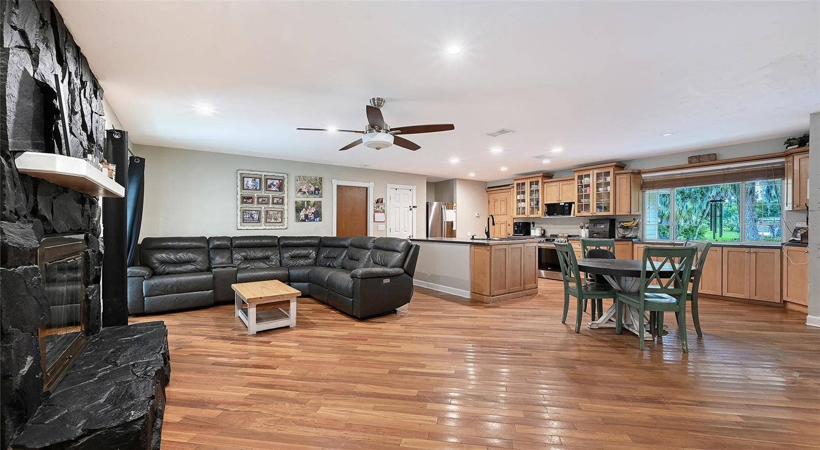 5107 WOODLAWN CIRCLE W, Palmetto, FL 34221 5107 WOODLAWN CIRCLE W, Palmetto, FL 34221