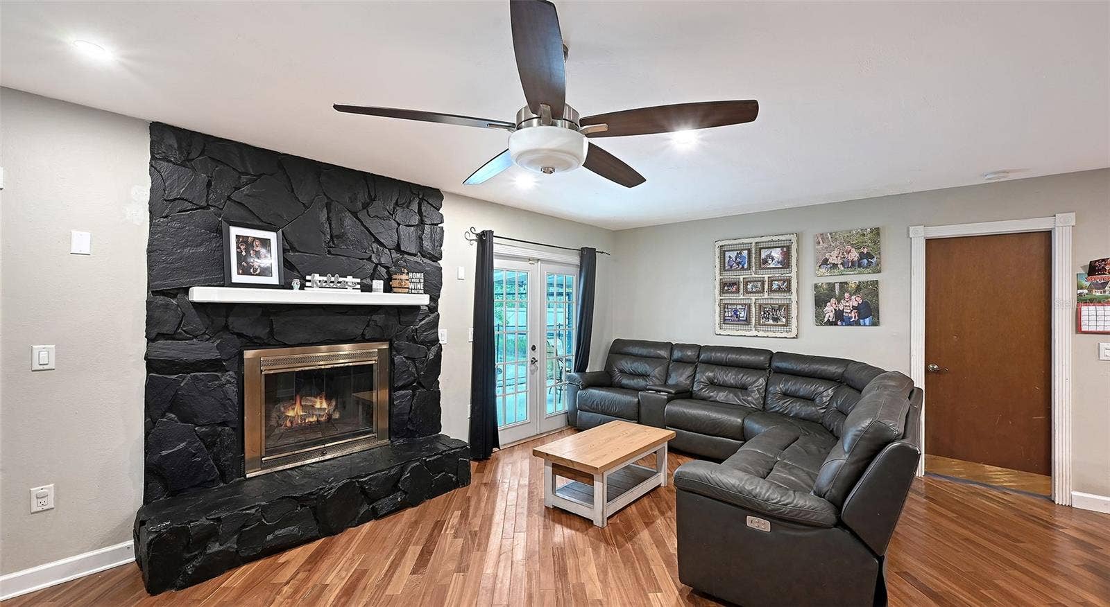 5107 WOODLAWN CIRCLE W, Palmetto, FL 34221 5107 WOODLAWN CIRCLE W, Palmetto, FL 34221