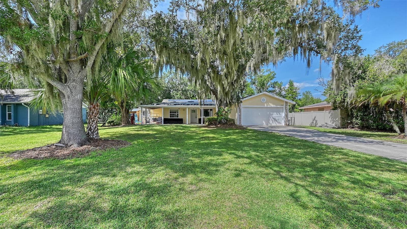 5107 WOODLAWN CIRCLE W, Palmetto, FL 34221 5107 WOODLAWN CIRCLE W, Palmetto, FL 34221