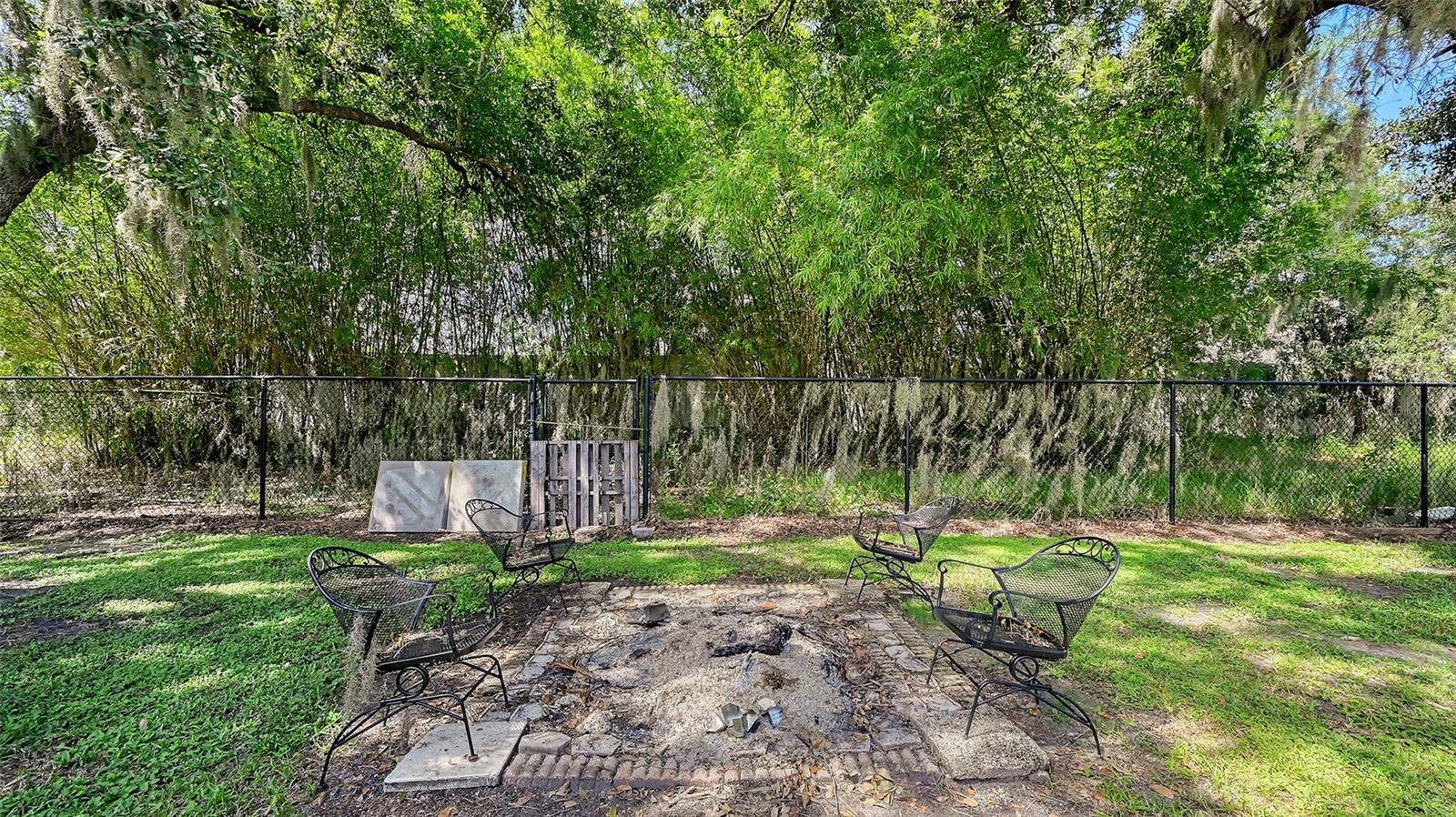 5107 WOODLAWN CIRCLE W, Palmetto, FL 34221 5107 WOODLAWN CIRCLE W, Palmetto, FL 34221