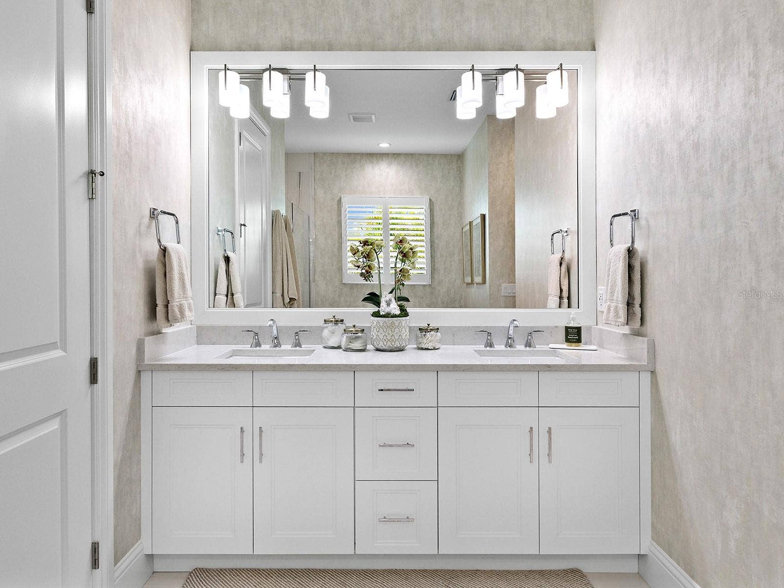 8242 PAVIA WAY, Lakewood Ranch, FL 34202 8242 PAVIA WAY, Lakewood Ranch, FL 34202