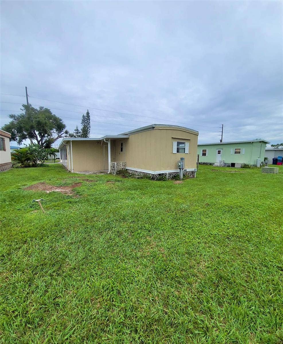 5316 53RD AVENUE E, #E3, Bradenton, FL 34203 Back yard