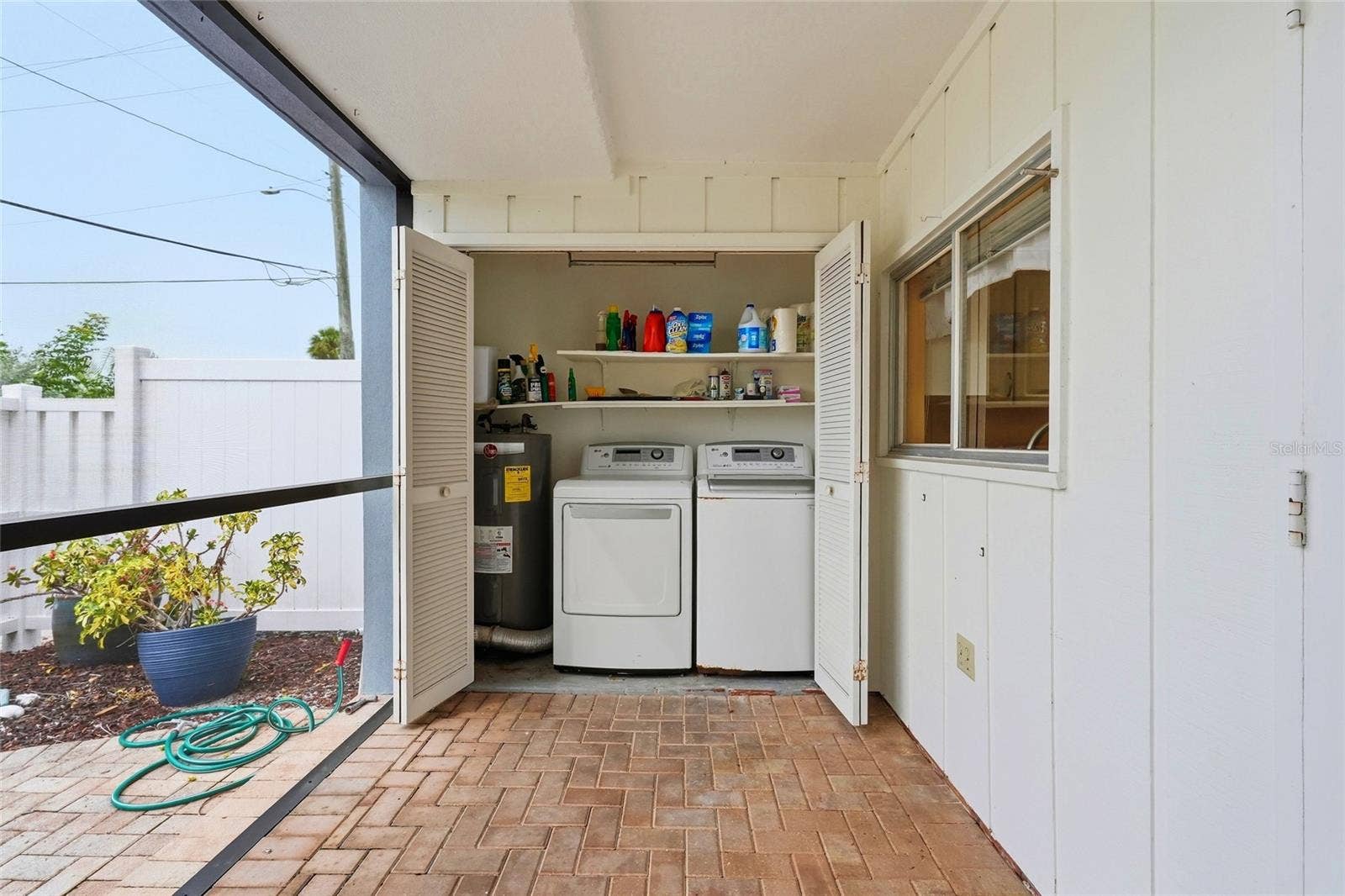 600 MANATEE AVENUE, #144, Holmes Beach, FL 34217 Full size washer and dryer