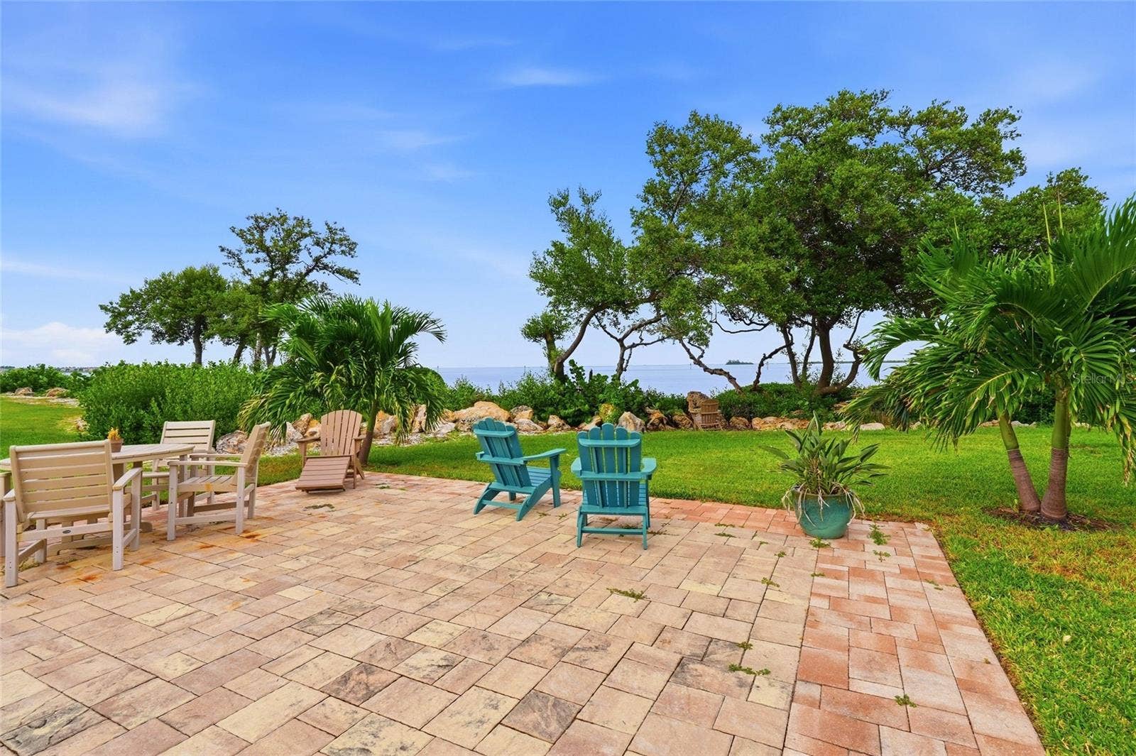 600 MANATEE AVENUE, #144, Holmes Beach, FL 34217 Community gathering area