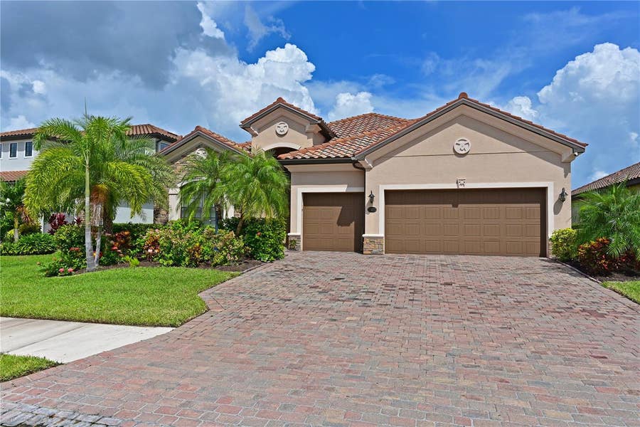 Property photo for 13423 RAMBLEWOOD TRAIL, Bradenton, FL