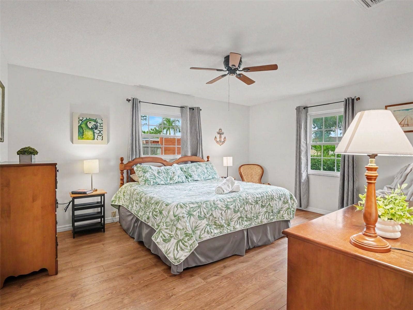 HUGE PRIMARY BEDROOM