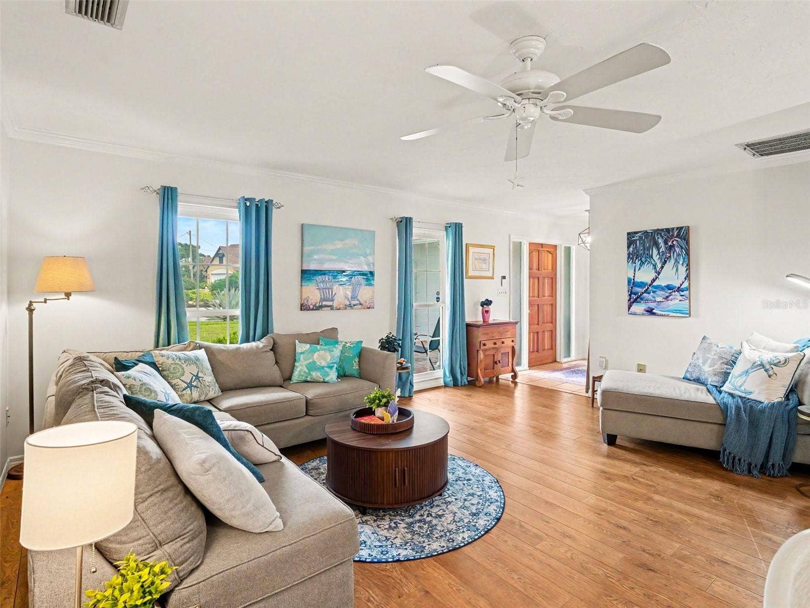 LIVING ROOM/FOYER/CEILING FAN/LIGHT AND BRIGHT