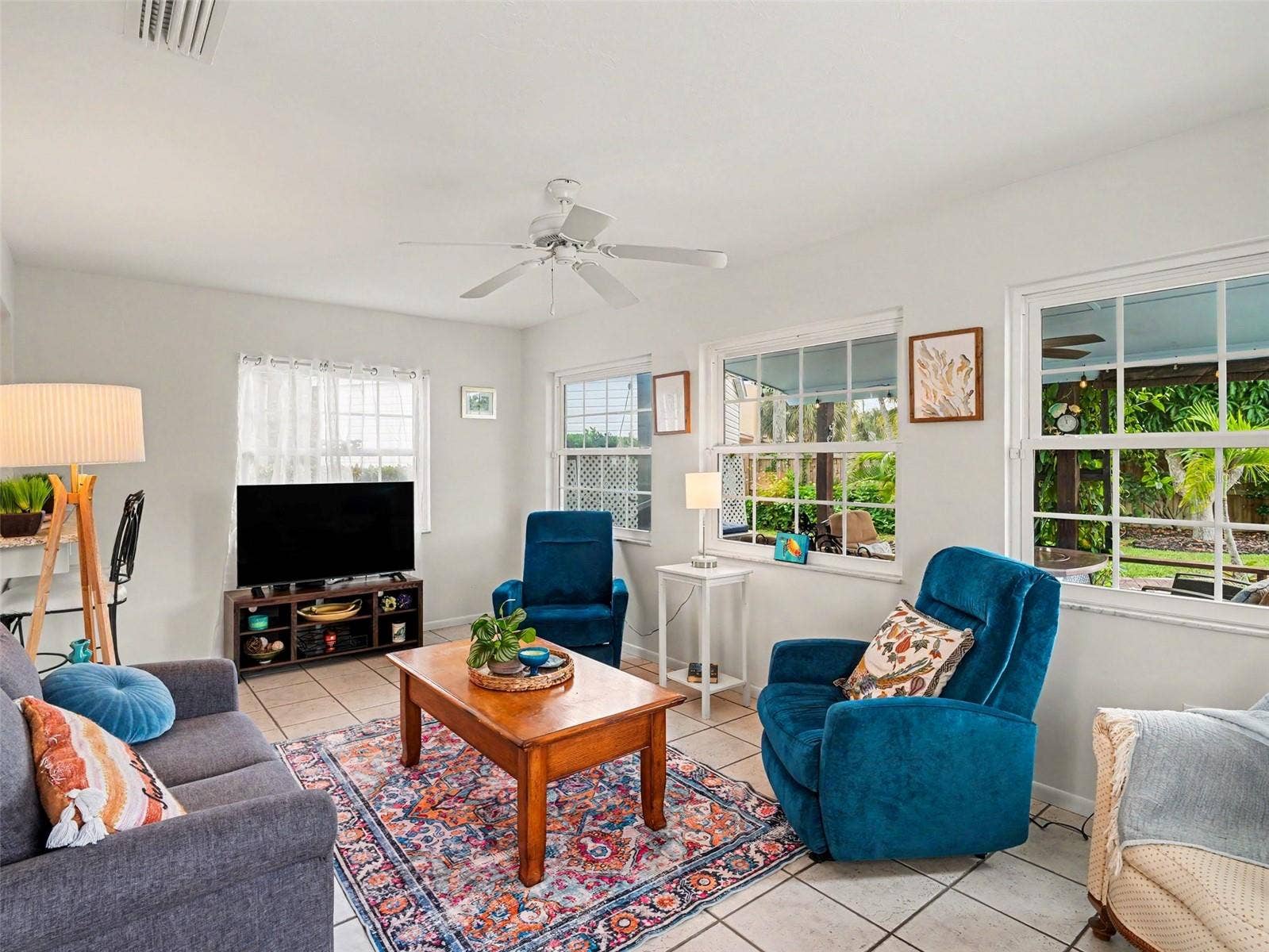 FLORIDA ROOM.  RELAX AFTER THE POOL OR BEACH