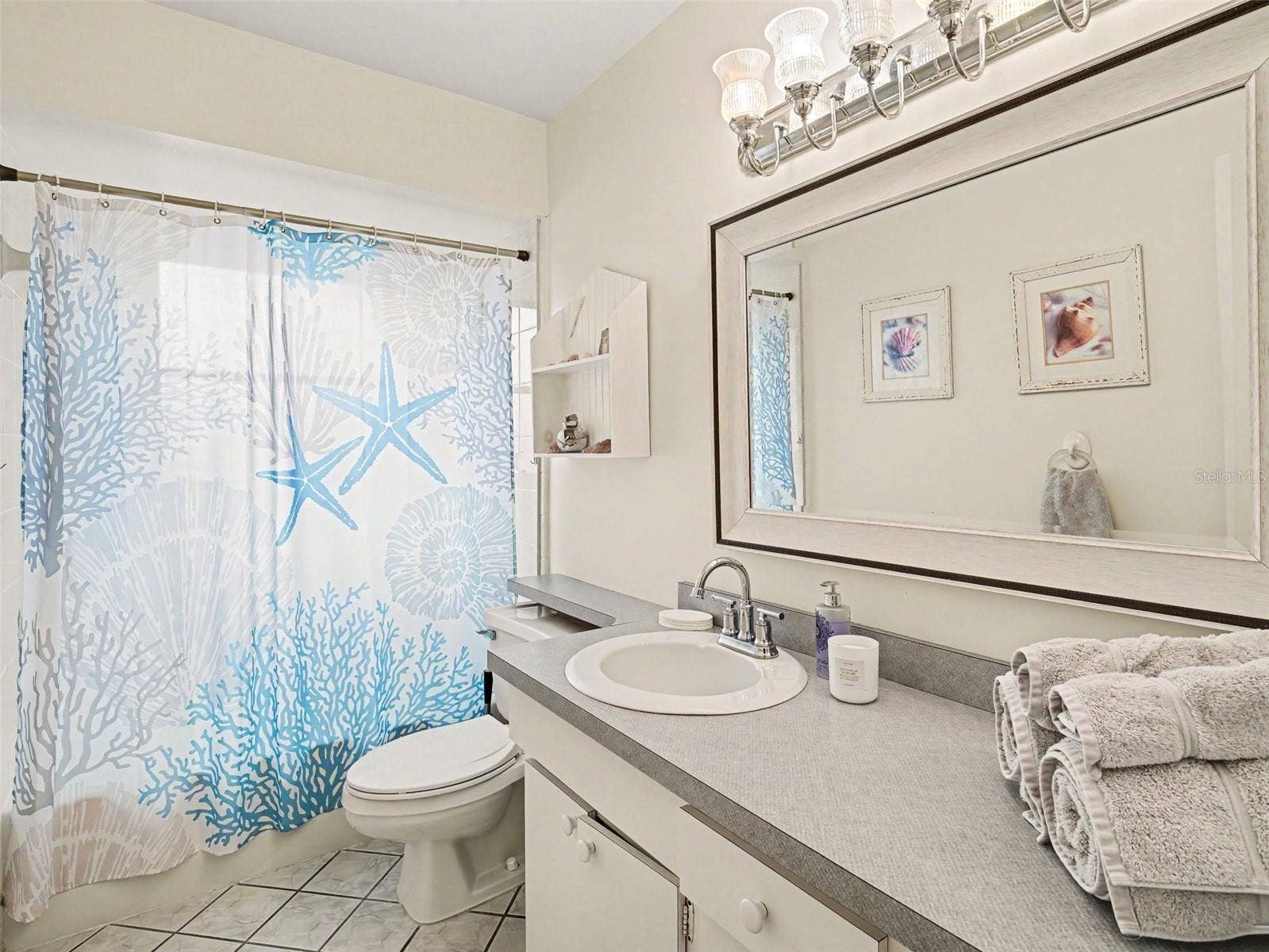 HALL BATH LIGHT AND BRIGHT