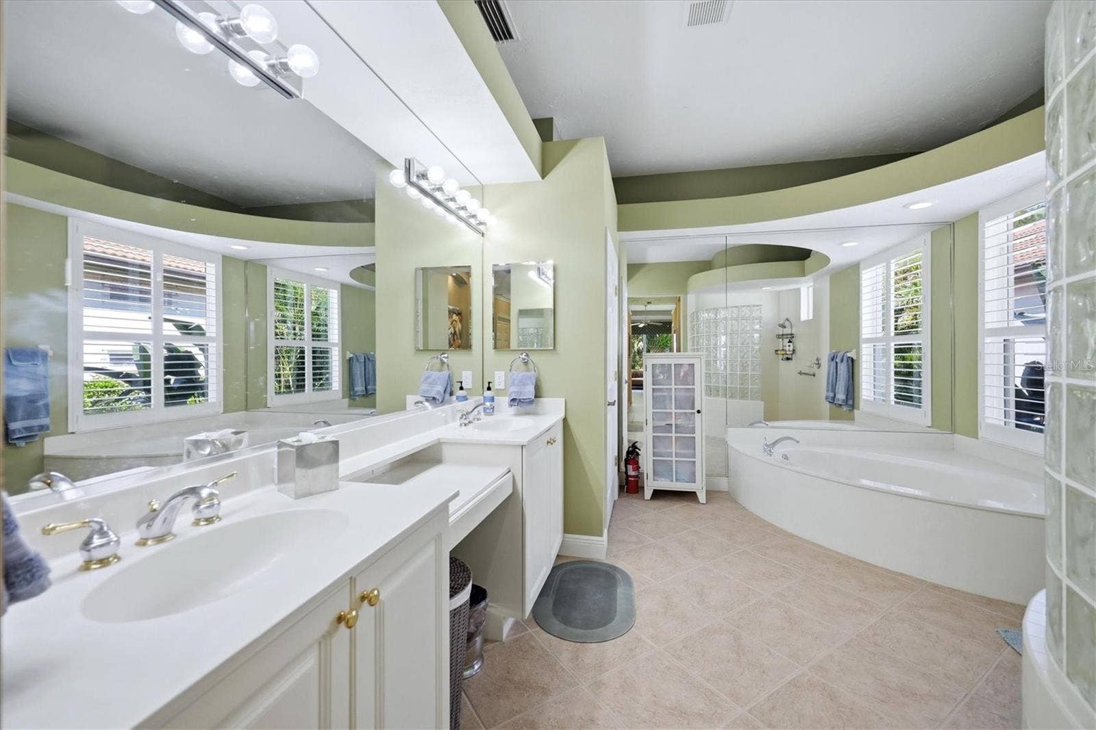 8147 ABINGDON COURT, University Park, FL 34201