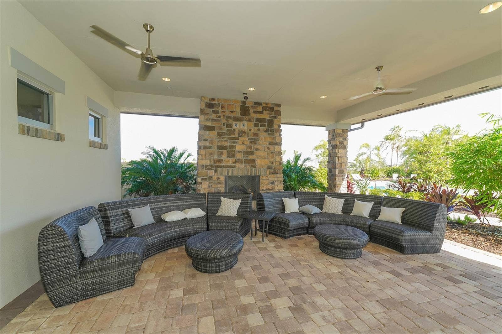 12028 LEGACY ESTATES BOULEVARD, Sarasota, FL 34238 Clubhouse Outdoor Seating