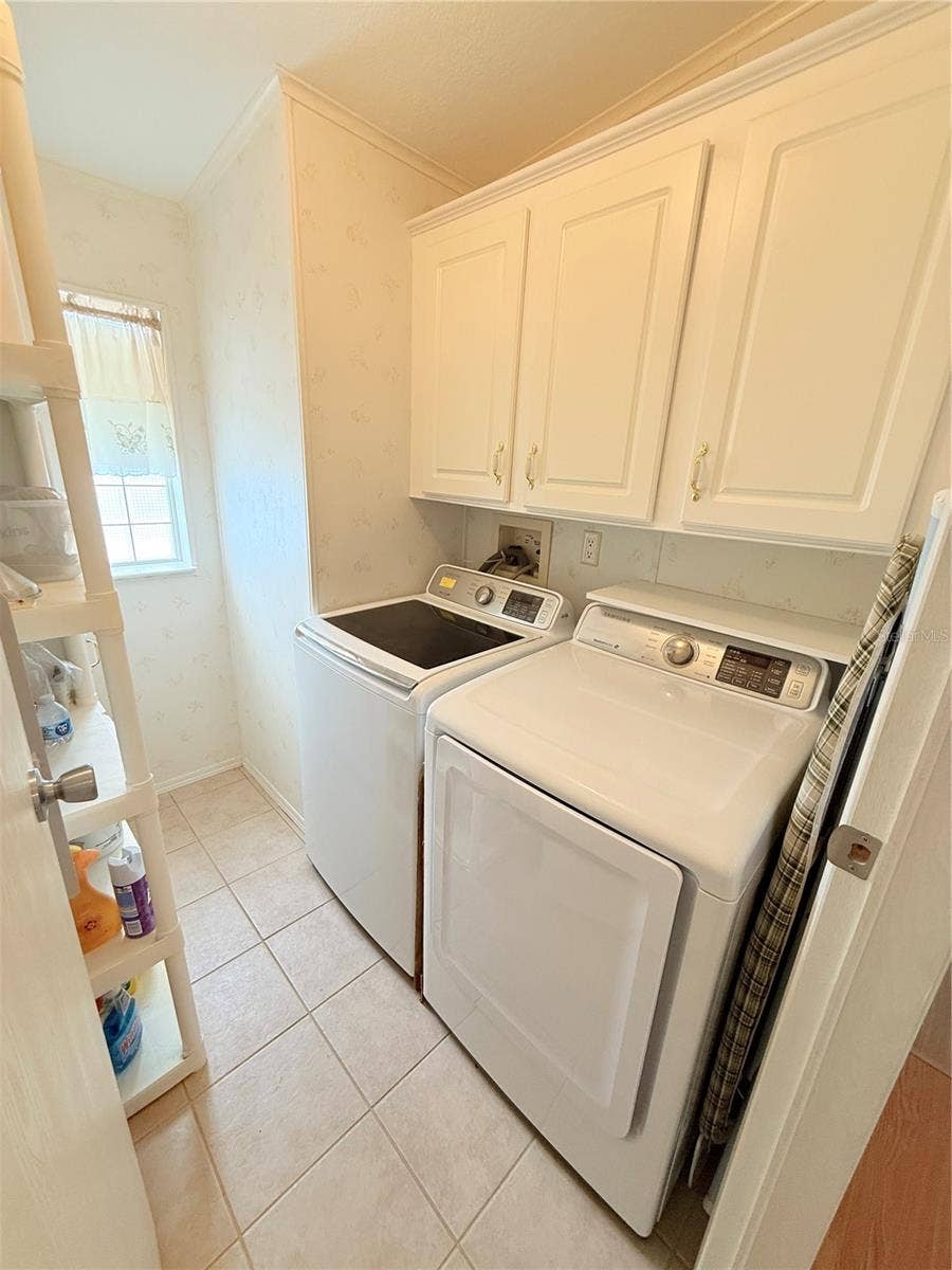 2050 CHAMPION STREET, Sarasota, FL 34231