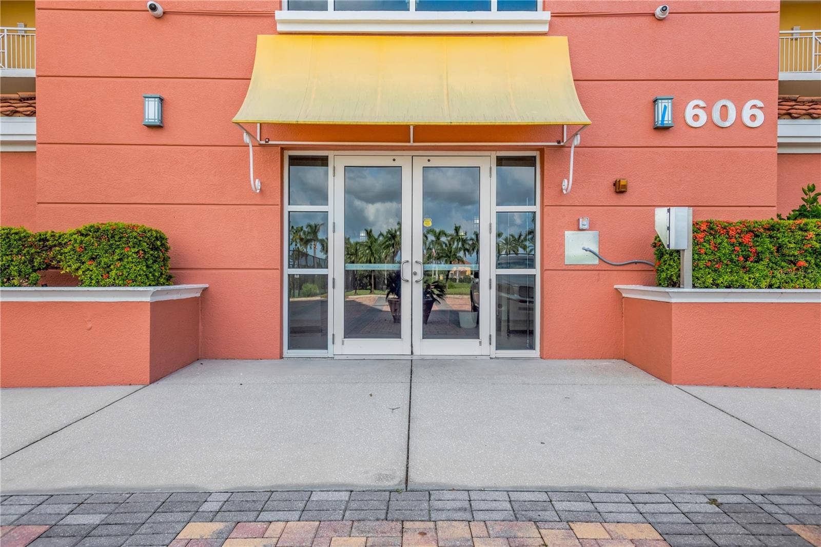 606 RIVIERA DUNES WAY, #405, Palmetto, FL 34221 Front Entry to Building 606