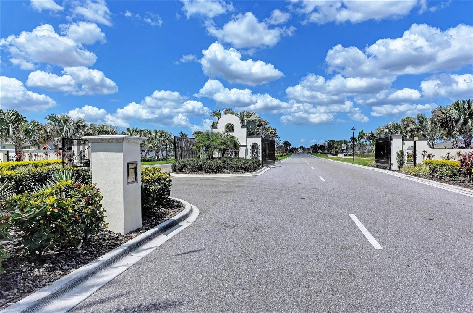 119 BRILLIANT BLOOM COURT, Bradenton, FL 34212 119 BRILLIANT BLOOM COURT, Bradenton, FL 34212
