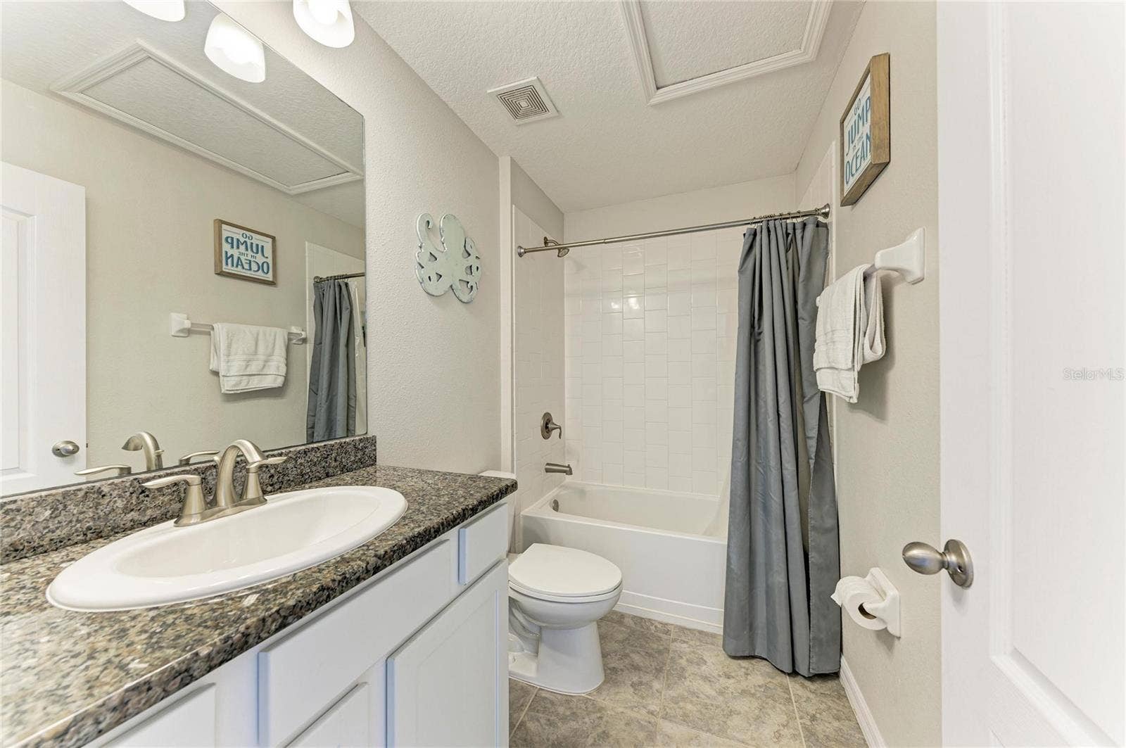 119 BRILLIANT BLOOM COURT, Bradenton, FL 34212 119 BRILLIANT BLOOM COURT, Bradenton, FL 34212