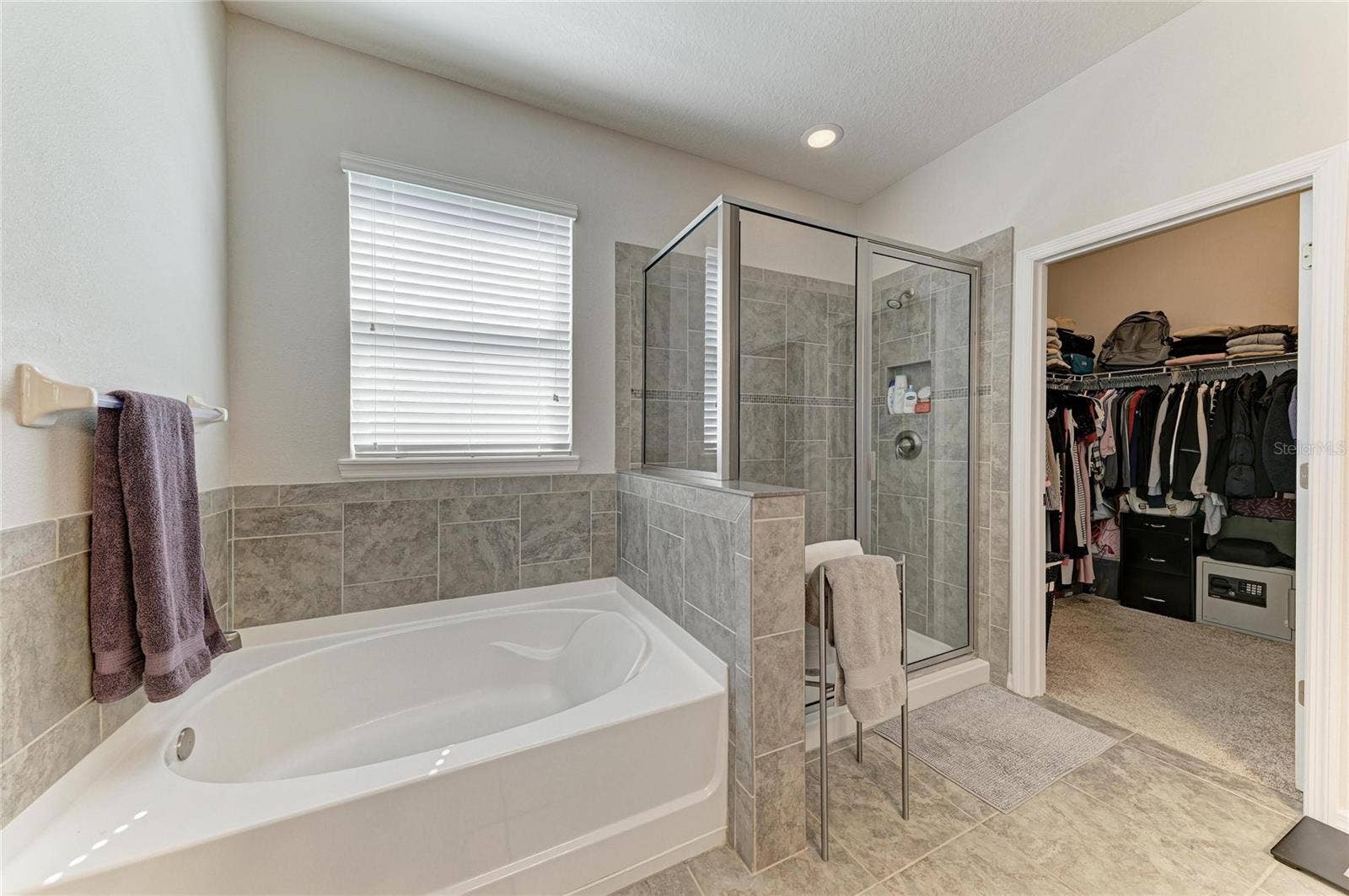 119 BRILLIANT BLOOM COURT, Bradenton, FL 34212 119 BRILLIANT BLOOM COURT, Bradenton, FL 34212