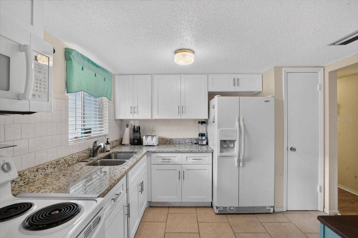 5883 GARDEN LANE, #H1, Bradenton, FL 34207