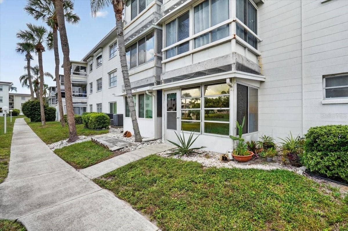5883 GARDEN LANE, #H1, Bradenton, FL 34207