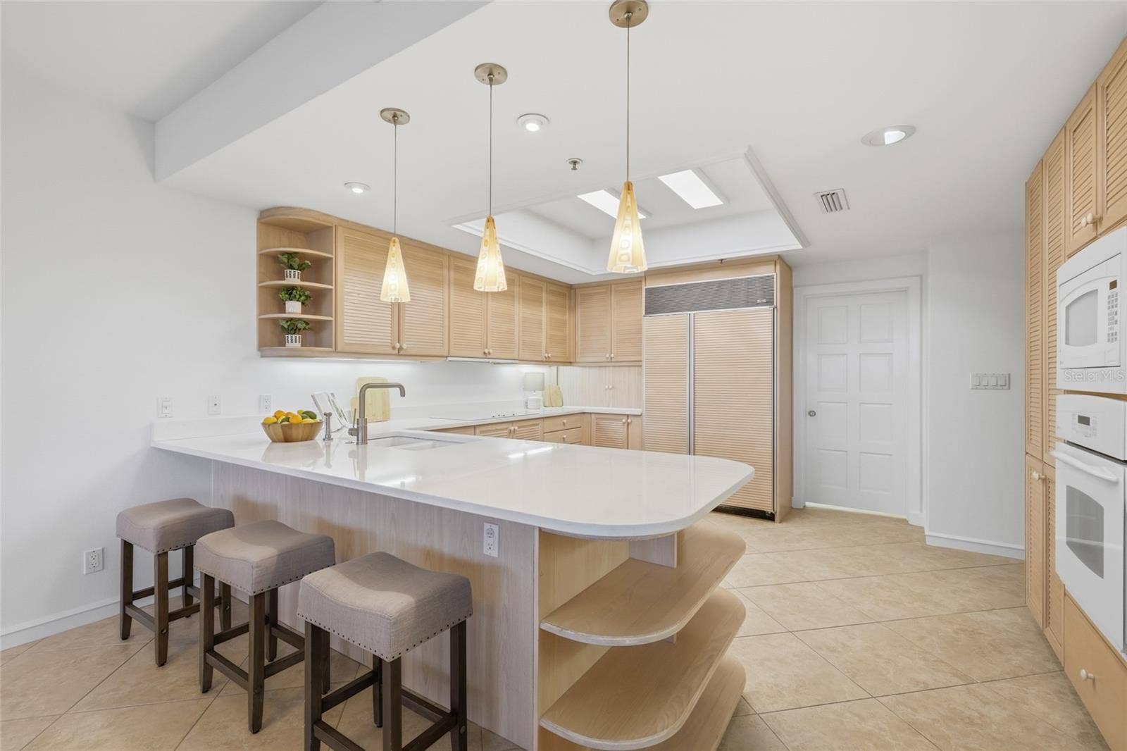 2550 HARBOURSIDE DRIVE, #333, Longboat Key, FL 34228 2550 HARBOURSIDE DRIVE, #333, Longboat Key, FL 34228