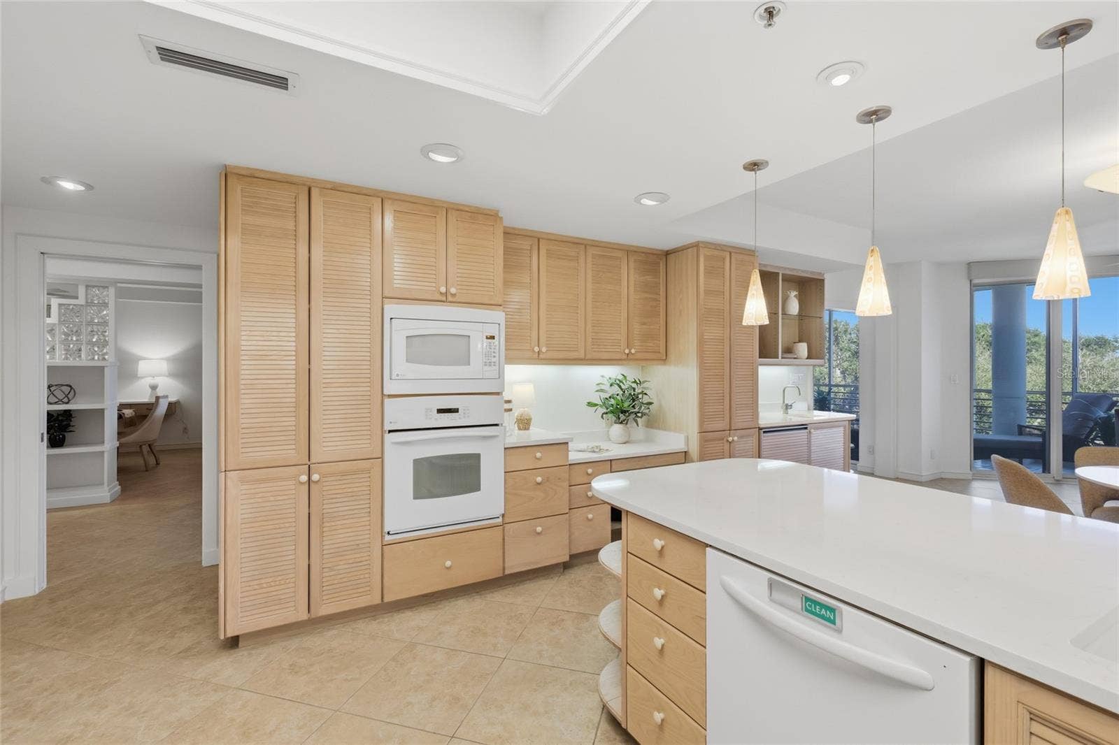 2550 HARBOURSIDE DRIVE, #333, Longboat Key, FL 34228 2550 HARBOURSIDE DRIVE, #333, Longboat Key, FL 34228