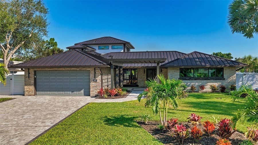 Property photo for 809 IDLEWILD WAY, Sarasota, FL