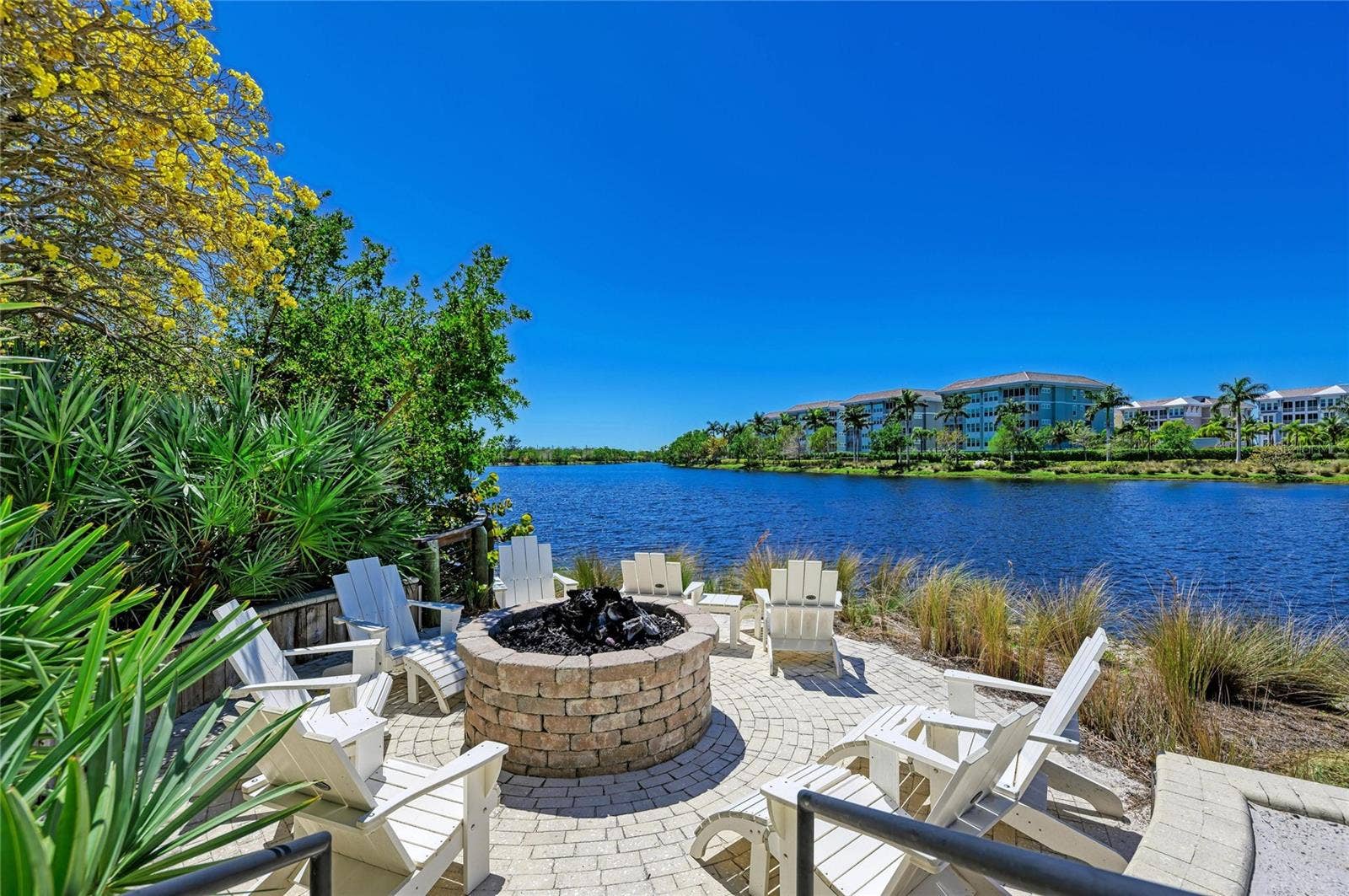 280 SAINT LUCIA DRIVE, #202, Bradenton, FL 34209 280 SAINT LUCIA DRIVE, #202, Bradenton, FL 34209