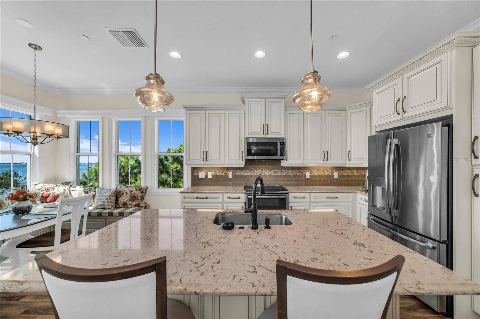 280 SAINT LUCIA DRIVE, #202, Bradenton, FL 34209 280 SAINT LUCIA DRIVE, #202, Bradenton, FL 34209
