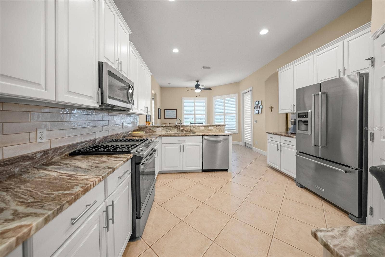 2889 GRAZELAND DRIVE, Sarasota, FL 34240 2889 GRAZELAND DRIVE, Sarasota, FL 34240